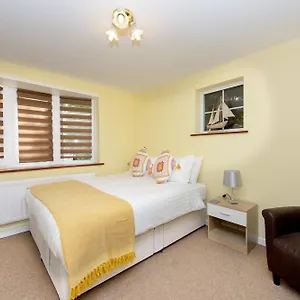  Apartment Quest Fulfiller - Near General Hospital, Free Parking & Garden